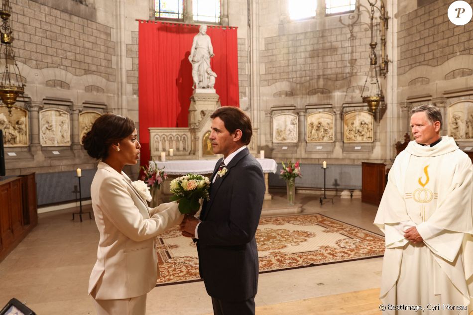 Exclusif - Amel Bent, Stéphane Rideau sur le tournage du téléfilm pour France 3 "Les sandales blanches" (diffusion le 25 janvier 2021) à Meudon le 18 septembre 2020. © Cyril Moreau / Bestimage