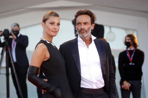 Anthony Delon et sa fiancée Sveva Alviti lors de la cérémonie d'ouverture de la 77ème édition du festival international du film de Venise (Mostra).