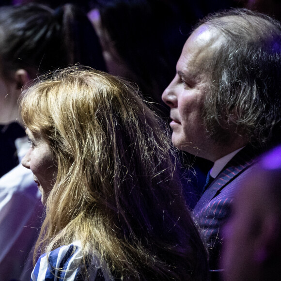 Philippe Katerine (Artiste masculin de l'année) et sa compagne Julie Depardieu - 35ème cérémonie des Victoires de la musique à la Seine musicale de Boulogne-Billancourt, le 14 février 2020. © Cyril Moreau/Bestimage