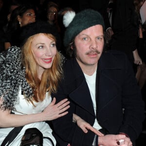 Julie Depardieu et Philippe Katerine au défilé Etam à Paris, en 2012. © Guillaume Gaffiot /Bestimage