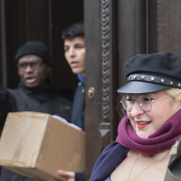 Marilou Berry transmet l'appel anti-fourrure de près de 60 000 soutiens de la PETA, en remettant au ministère de l'agriculture une pétition forte de 56 821 signatures demandant la fin de la production de fourrure en France. Paris, le 29 novembre 2019. © Benjamin Gipouloux / Panoramic / Bestimage