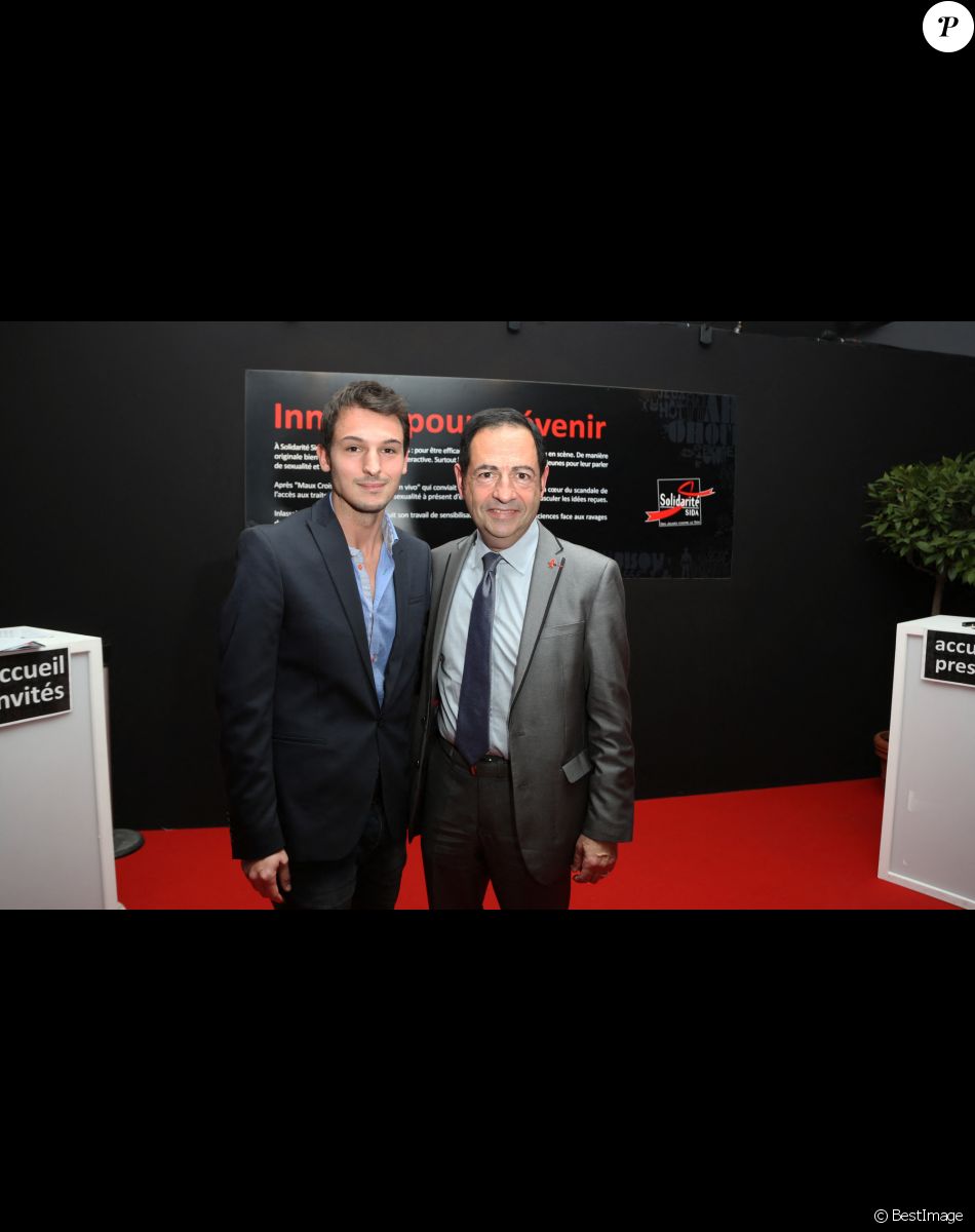 Jean-Luc Romero et son mari Christophe Michel - Inauguration de l'exposition "Sex in the city", sur la place de la Bastille à Paris, le 7 octobre 2013.