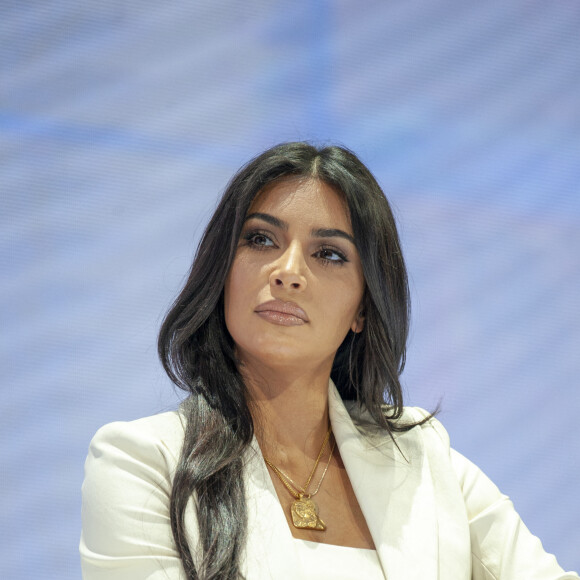 Kim Kardashian s'exprime devant la séance plénière du "Marché des idées" lors du Congrès mondial des technologies de l'information (WCIT 2019) à Erevan, en Arménie le 8 octobre 2019.