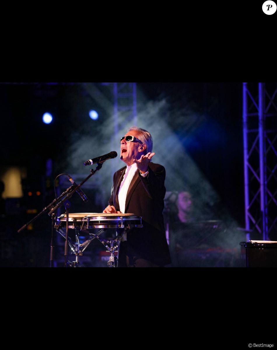 Concert de Gilbert Montagné lors de l'appel National pour la Tsedaka au profit des plus démunis à Nice