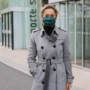 Exclusif - Anne-Sophie Lapix devant les studios de Radio France à Paris, le 13 novembre 2020.