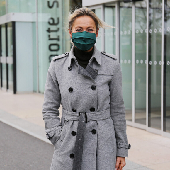 Exclusif - Anne-Sophie Lapix devant les studios de Radio France à Paris, le 13 novembre 2020.