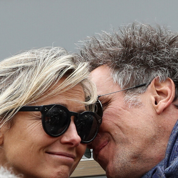 Anne-Sophie Lapix et son mari Arthur Sadoun - Célébrités dans les tribunes des internationaux de France de tennis de Roland Garros à Paris, France, le 7 juin 2019. © Cyril Moreau/Bestimage