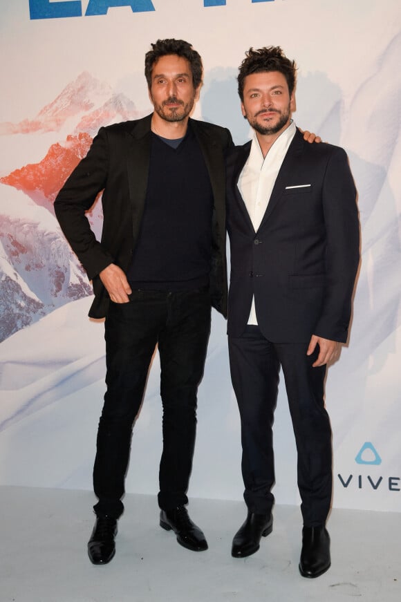 Vincent Elbaz et Kev Adams - Avant-première du film "Tout là-haut" au cinéma le Grand Rex à Paris, France, le 7 décembre 2017. © Coadic Guirec/Bestimage