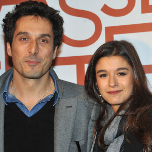 Vincent Elbaz et sa compagne Fanny Conquy - Premiere du film "Casse-tête chinois" de Cédric Klapisch au cinema UGC Normandie a Paris, le 25 novembre 2013.