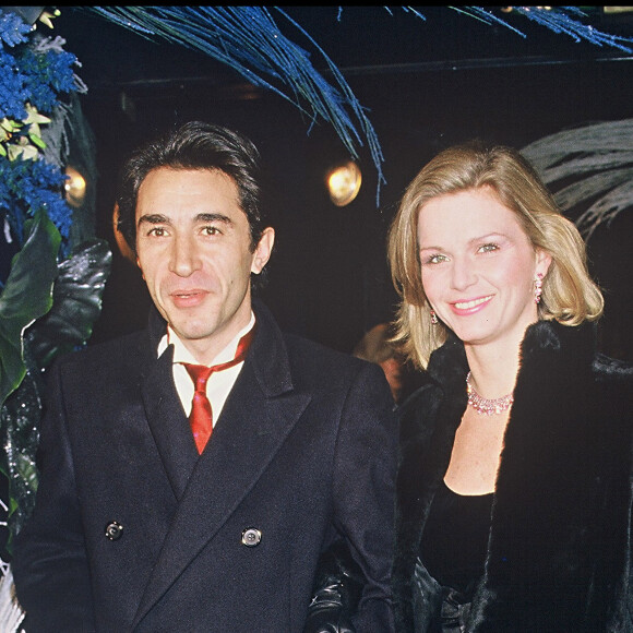Jeane Manson et son ex-mari Richard Berry au restaurant à Paris, dans les années 80.