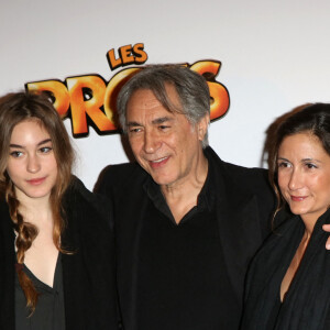 Richard Berry, sa compagne Pascale Louange et ses filles Josephine Berry et Coline Berry - Premiere du film "Les Profs" au Grand Rex a Paris, le 9 avril 2013.