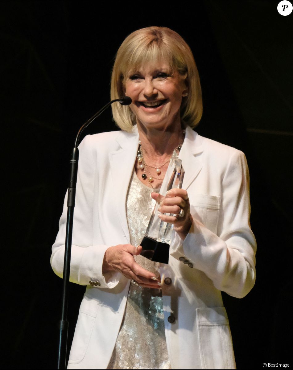 Olivia Newton John sur la scène des "Industry Dance Awards 2019" à Los Angeles le 14 août 2019.