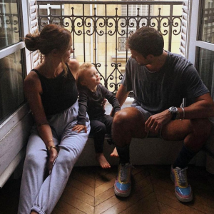 Caroline Receveur avec son mari Hugo Philip et leur fils Marlon (2 ans) - Instagram