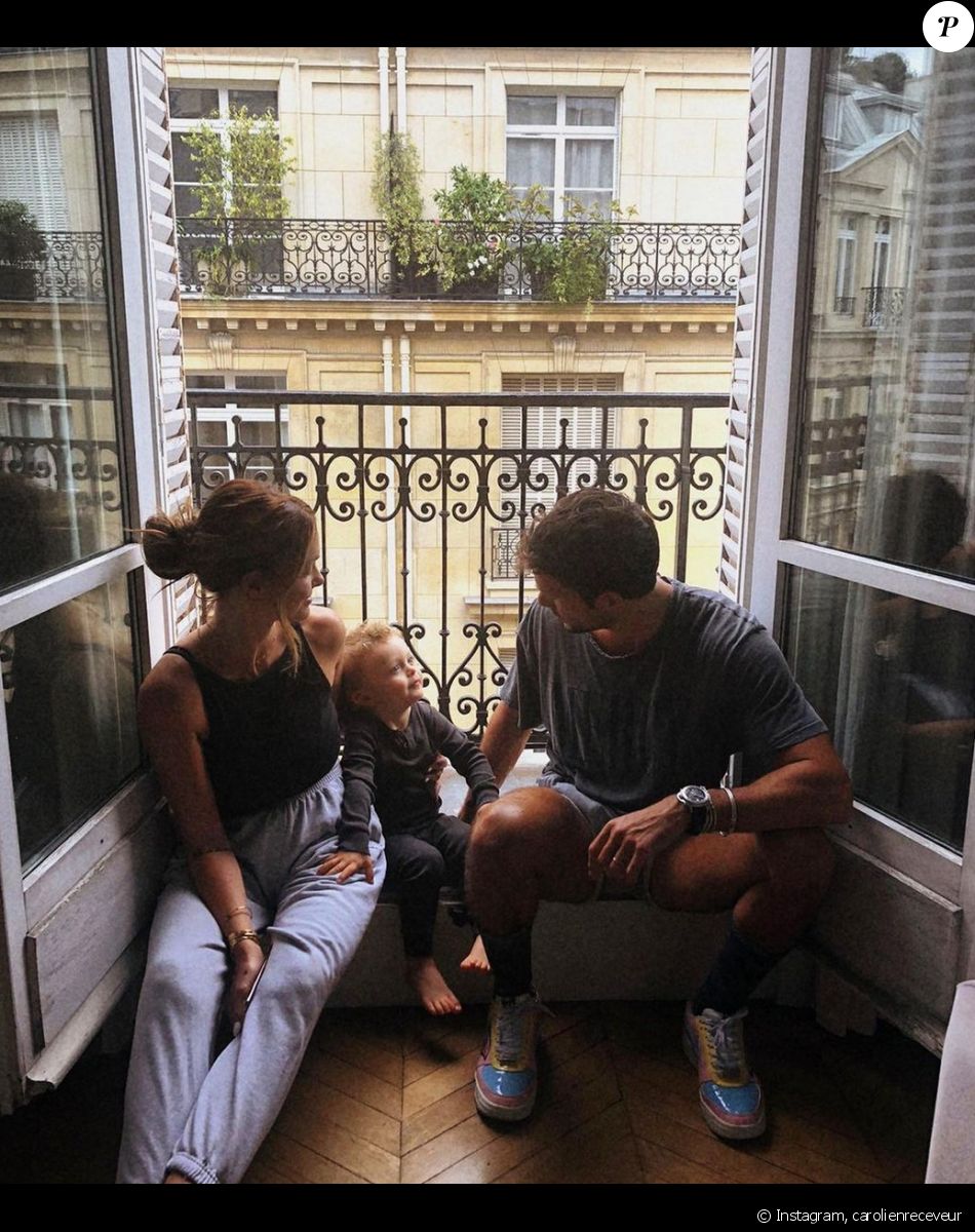 Caroline Receveur avec son mari Hugo Philip et leur fils Marlon (2 ans) - Instagram
