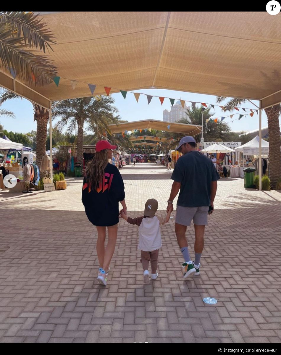 Caroline Receveur avec son mari Hugo Philip et leur fils Marlon (2 ans) - Instagram