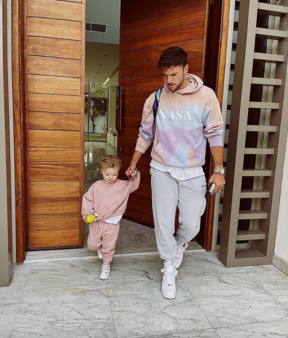 Hugo Philip avec son fils Marlon (2 ans) sur Instagram