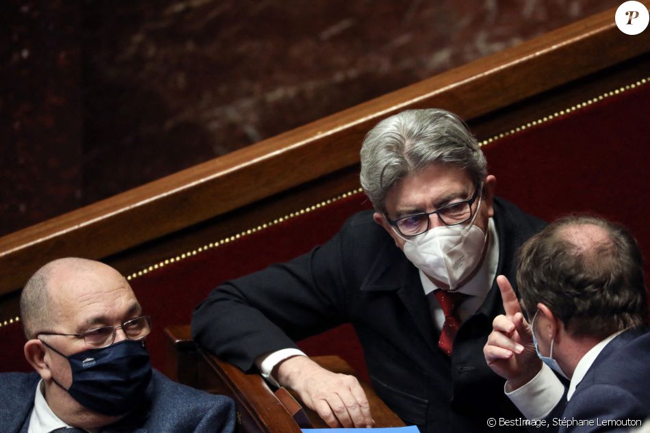 Jean-Luc Mélenchon, président et député du parti La France Insoumise et Stéphane Peu. député de la 2e circonscription de Seine-Saint-Denis - Séance de questions au gouvernement à l'Assemblée Nationale, Paris, le 9 février 2021. © Stéphane Lemouton / Bestimage