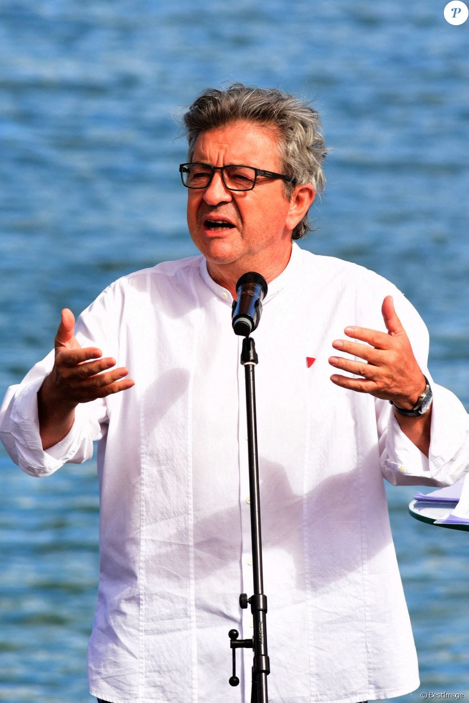 Jean-Luc Mélenchon prononce un discours devant les militants - Université d'été du parti "La France Insoumise", baptisée Amphis, à Châteauneuf-sur-Isère près de Valence, le 23 août 2020.