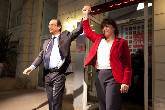 Francois Hollande et Martine au siège du PS rue de Solférino, le 16 octobre 2011