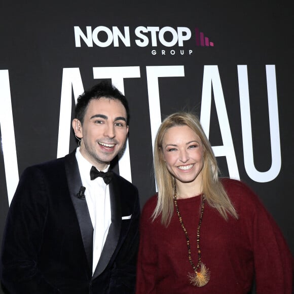 Exclusif - Jordan de Luxe pose avec ses invités, ici Natasha St-Pier qui a eu 40 ans la veille, avant l'émission "L'instant de luxe" pour la chaine Non Stop People le 11 février 2021. © Cédric Perrin / Bestimage