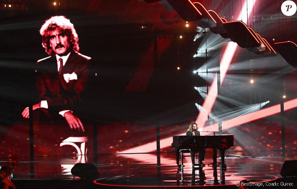 Exclusif - Julien Doré (nommé pour le meilleur Album pour Aimé) - chante "Aline" en hommage à Christophe lors de la 36ème édition des Victoires de la Musique à la Seine Musicale à Boulogne-Billancourt, France, le 11 février 2021. © Coadic Guirec/Bestimage
