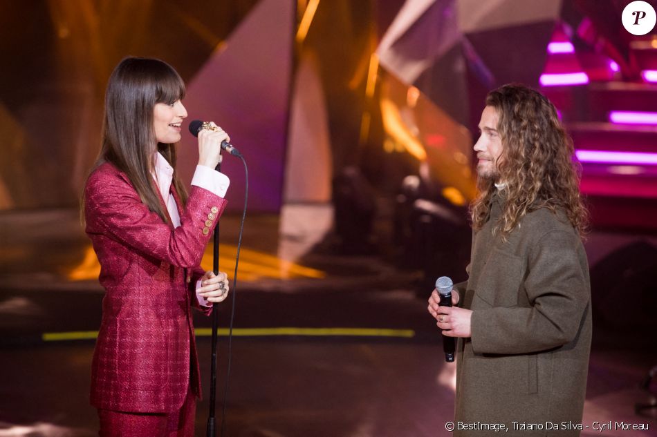Exclusif - Clara Luciani, Julien Doré - Grande soirée solidaire et festive "Secours Pop La Grande Soirée" au Cirque d'Hiver à Paris, diffusée en direct le 6 février sur France 2, pour lancer la campagne annuelle de dons, le Don'actions, du Secours Populaire. © Tiziano Da Silva - Cyril Moreau / Bestimage
