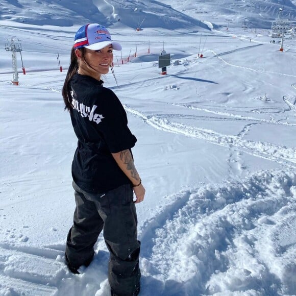 Jessica de "Koh-Lanta" au ski.