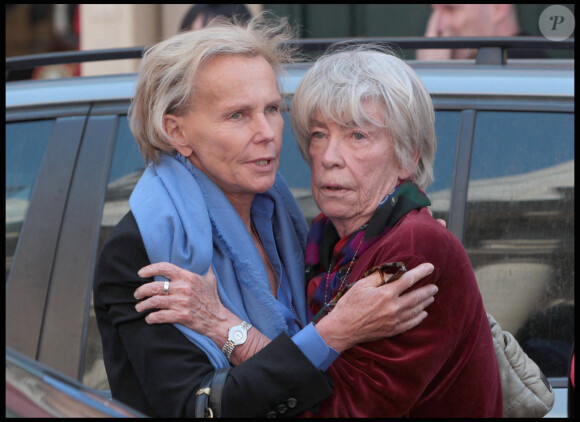 Christine Ockrent et Evelyne Pisier - Hommage à Marie-France Pisier à l'Eglise Saint-Roch à Paris en 2011.