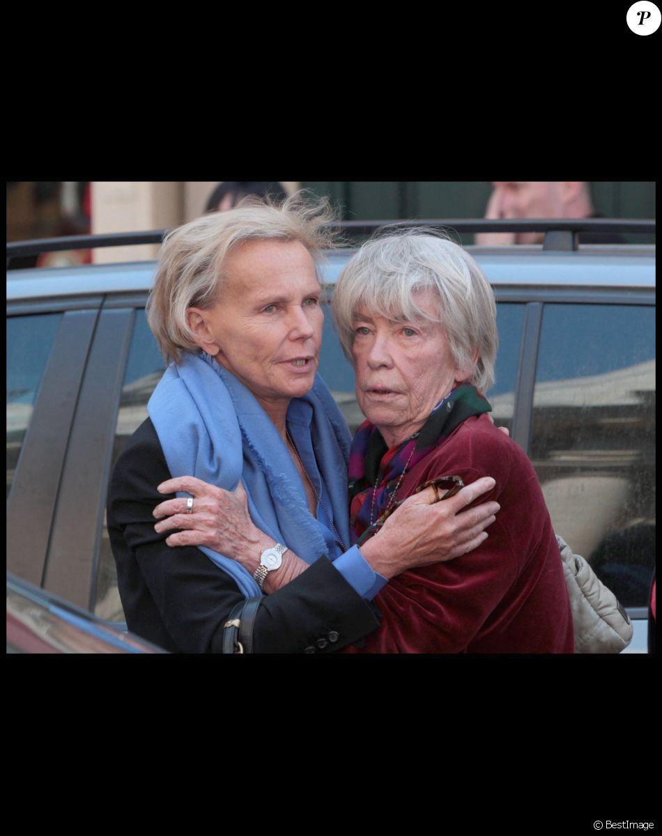 Christine Ockrent et Evelyne Pisier - Hommage à Marie-France Pisier à l'Eglise Saint-Roch à Paris en 2011.