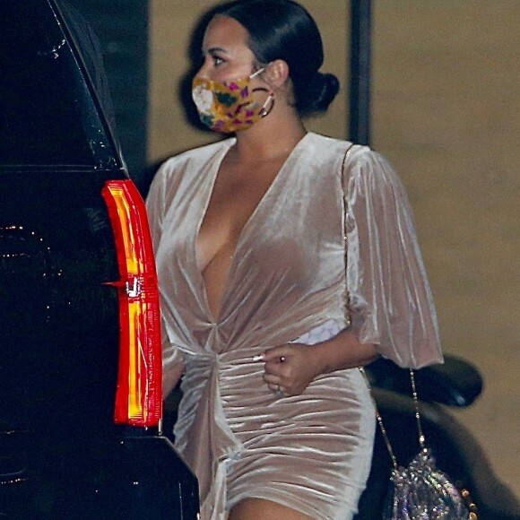 Demi Lovato est allée diner avec son fiancé Max Ehrich au restaurant Nobu dans le quartier de Malibu à Los Angeles pendant l'épidémie de coronavirus (Covid-19), le 2 août 2020