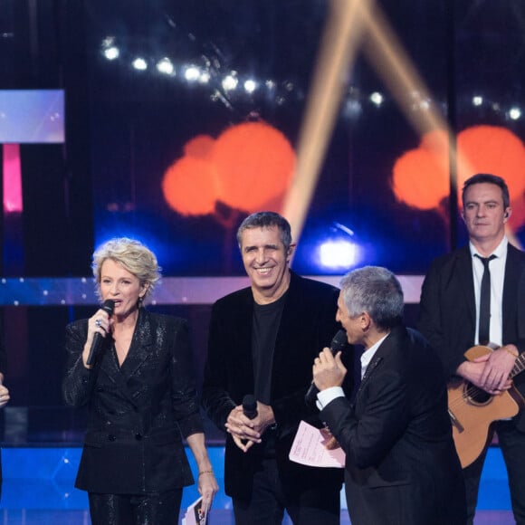 Laurence Tiennot-Herment, Jean-Paul Rouve, Vanille Clerc enceinte, Sophie Davant, Julien Clerc, Nagui - 33e édition du Téléthon au Parc de la Villette à Paris. Le 7 décembre 2019. © Tiziano Da Silva/Bestimage