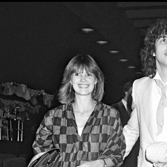 Archives - Miou-Miou (enceinte de Jeanne) et Julien Clerc à L'Olympia pour la première de Diane Dufresne.
