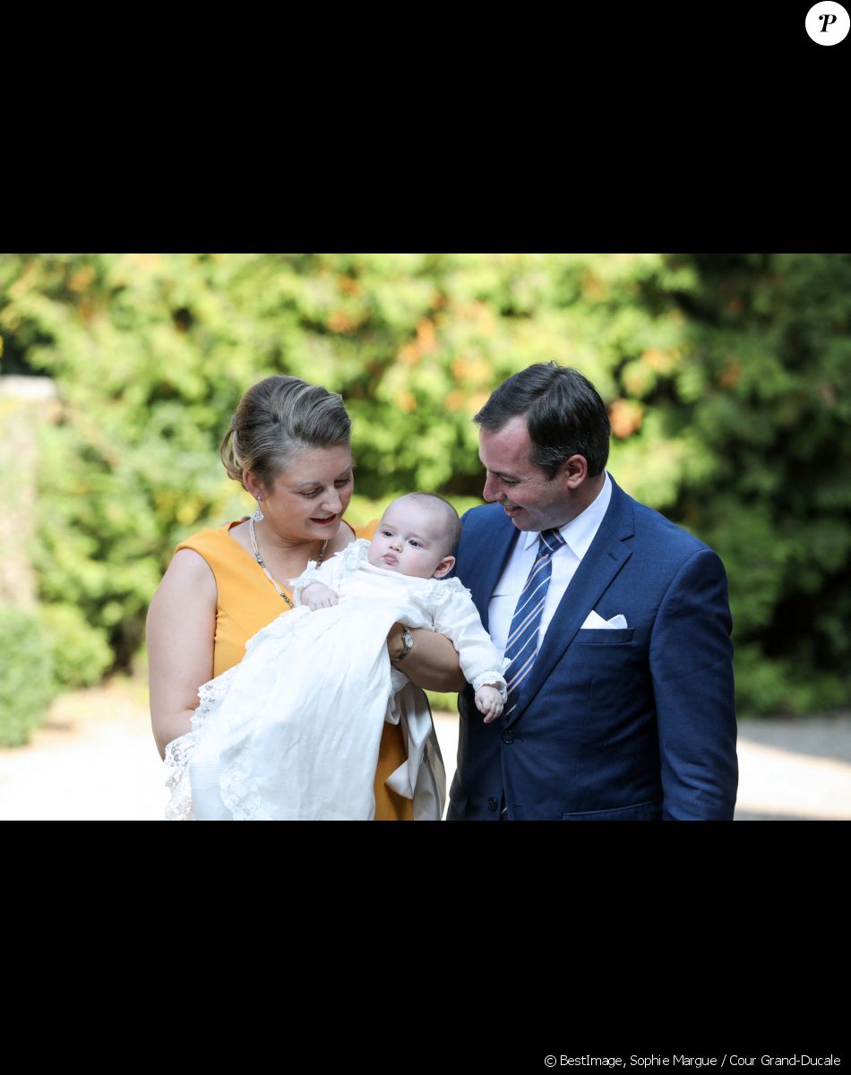Prince Guillaume de Luxembourg, La comtesse Stéphanie de Lannoy, grande-duchesse héritière de Luxembourg, Prince Charles de Luxembourg - - Baptême du Prince Charles de Luxembourg à l'Abbaye Saint-Maurice-et-Saint-Maur, Clervaux, Luxembourg, automne 2020. © Sophie Margue / Cour Grand-Ducale via Bestimage
