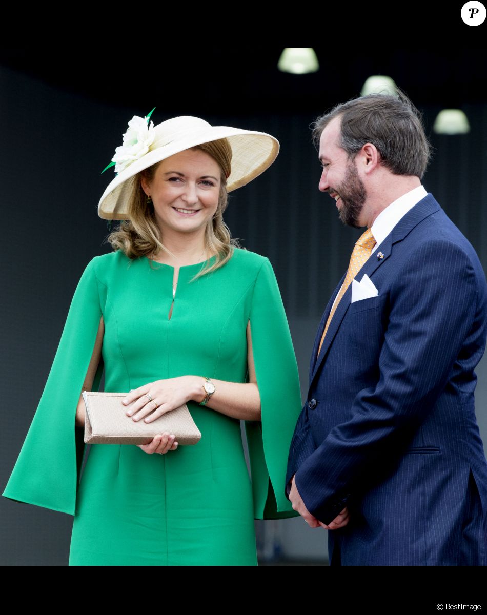 Le prince Guillaume de Luxembourg et la comtesse Stéphanie de Lannoy à l'aéroport de Luxembourg attendent l'arrivée du couple royal des Pays-Bas. Le 23 mai 2018