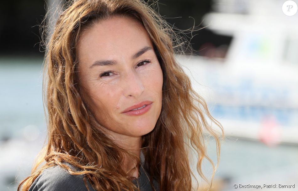 Vanessa Demouy - Photocall de la série "Demain nous appartient" lors de la 21ème édition du Festival de la Fiction TV de la Rochelle. © Patrick Bernard / Bestimage