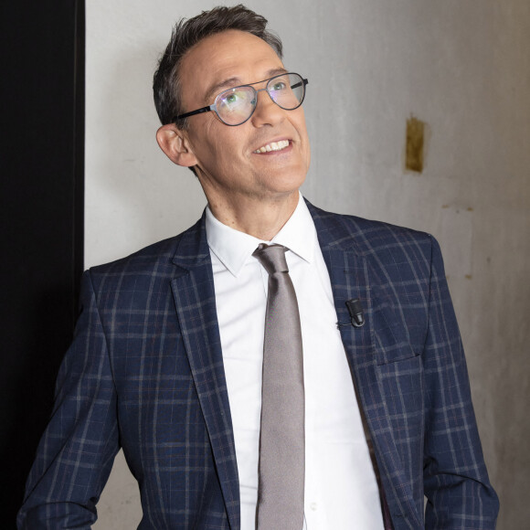Exclusif - Julien Courbet - Backstage de l'enregistrement de l'émission "Touche Pas à Mon Poste (TPMP)", présentée par Cyril Hanouna et diffusée sur C8 le 14 décembre 2020 © Jack Tribeca / Bestimage