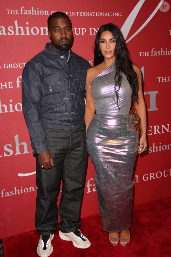 Kanye West et Kim Kardashian au photocall de la soirée "2019 Fashion Group International Night of Stars Gala" à New York.© Sonia Moskowitz-Globe Photos via Zuma Press/Bestimage