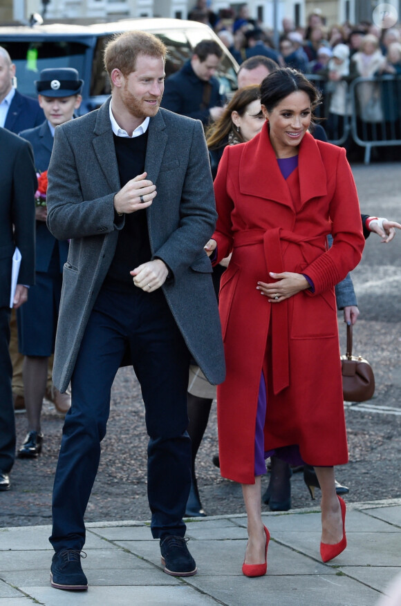 Le prince Harry et Meghan Markle (enceinte de son fils Archie), lors d'une visite à Birkenhead.