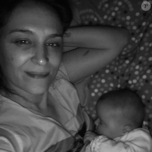 Delphine de "Loft Story" maman d'une petite fille prénommée Avril, photo du 25 décembre 2020