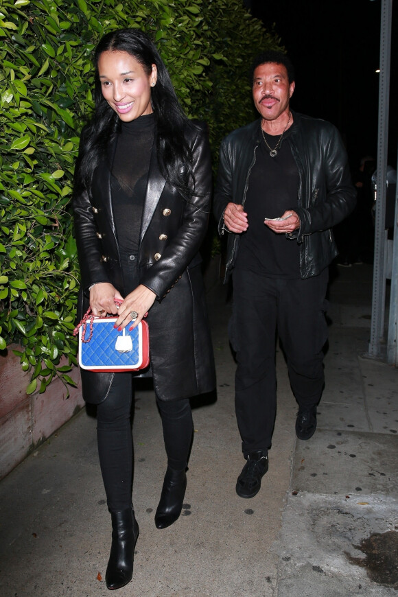 Lionel Richie et sa compagne Lisa Parigi sont allés dîner au restaurant "Giorgio Baldi" à Santa Monica. Le 17 avril 2019