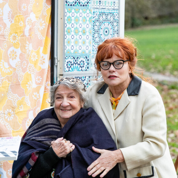 Exclusif - Marthe Villalonga et Muriel Robin - Sketch La maison de retraite - Backstage de l'enregistrement de l'émission "I love you coiffure" de M.Robin. Le 28 janvier 2020 © Cyril Moreau / Bestimage