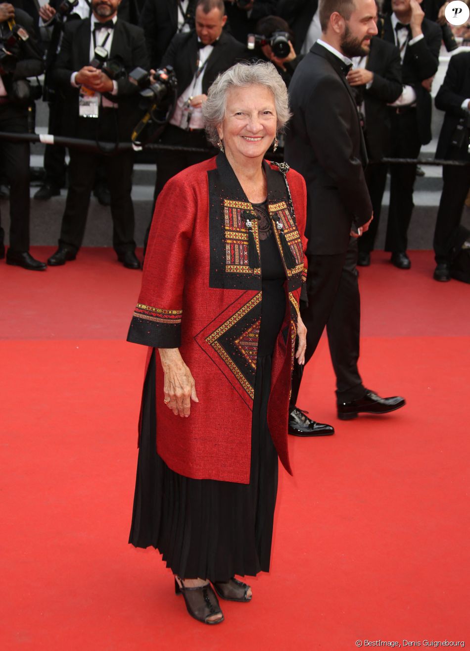 Marthe Villalonga à la montée des marches du film "Nelyubov (Faute d'amour)" lors du 70ème Festival International du Film de Cannes, le 18 mai 2017. © Denis Guignebourg/Bestimage