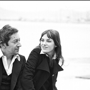 Archives - Serge Gainsbourg et Jane Birkin sur la croisette de Cannes en 1969.