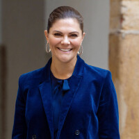 Victoria de Suède : Tiare moderne et robe H&M, la princesse en fête au palais