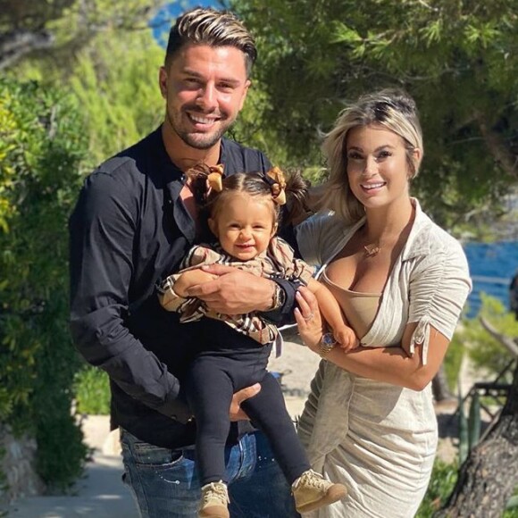 Carla Moreau et Kevin Guedj avec leur fille Ruby, photo Instagram