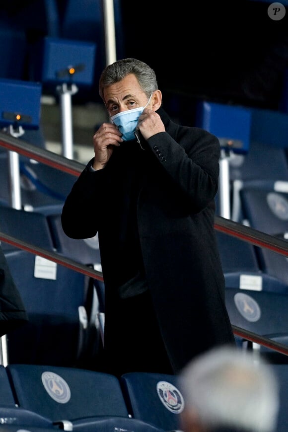 Nicolas Sarkozy dans les tribunes lors du match de Ligue 1 Uber Eats "PSG - Montpellier (4-0)" au Parc des Princes à Paris, le 22 janvier 2021.