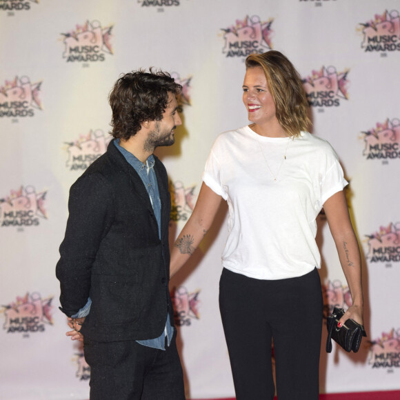 Laure Manaudou et son compagnon Jérémy Frérot - Arrivées à la 17e cérémonie des NRJ Music Awards 2015 au Palais des Festivals à Cannes, le 7 novembre 2015.