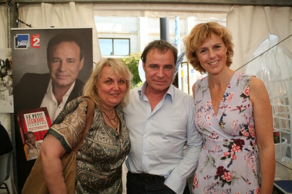 Valérie Damidot, Fabien Lecoeuvre et Anne Richard au 27ème Salon du Livre de Cosne-Cours-sur-Loire, France, le 28 mai 2017. © JLPPA/Bestimage