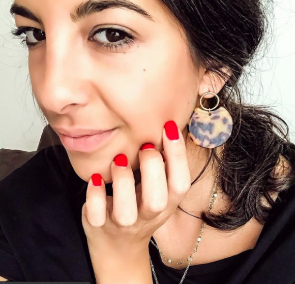 Kenza Saïb-Couton, l'interprète de Soraya Beddiar dans la célèbre série de TF1 "Demain nous appartient" est enceinte ! Elle a fait cette belle annonce sur Instagram.