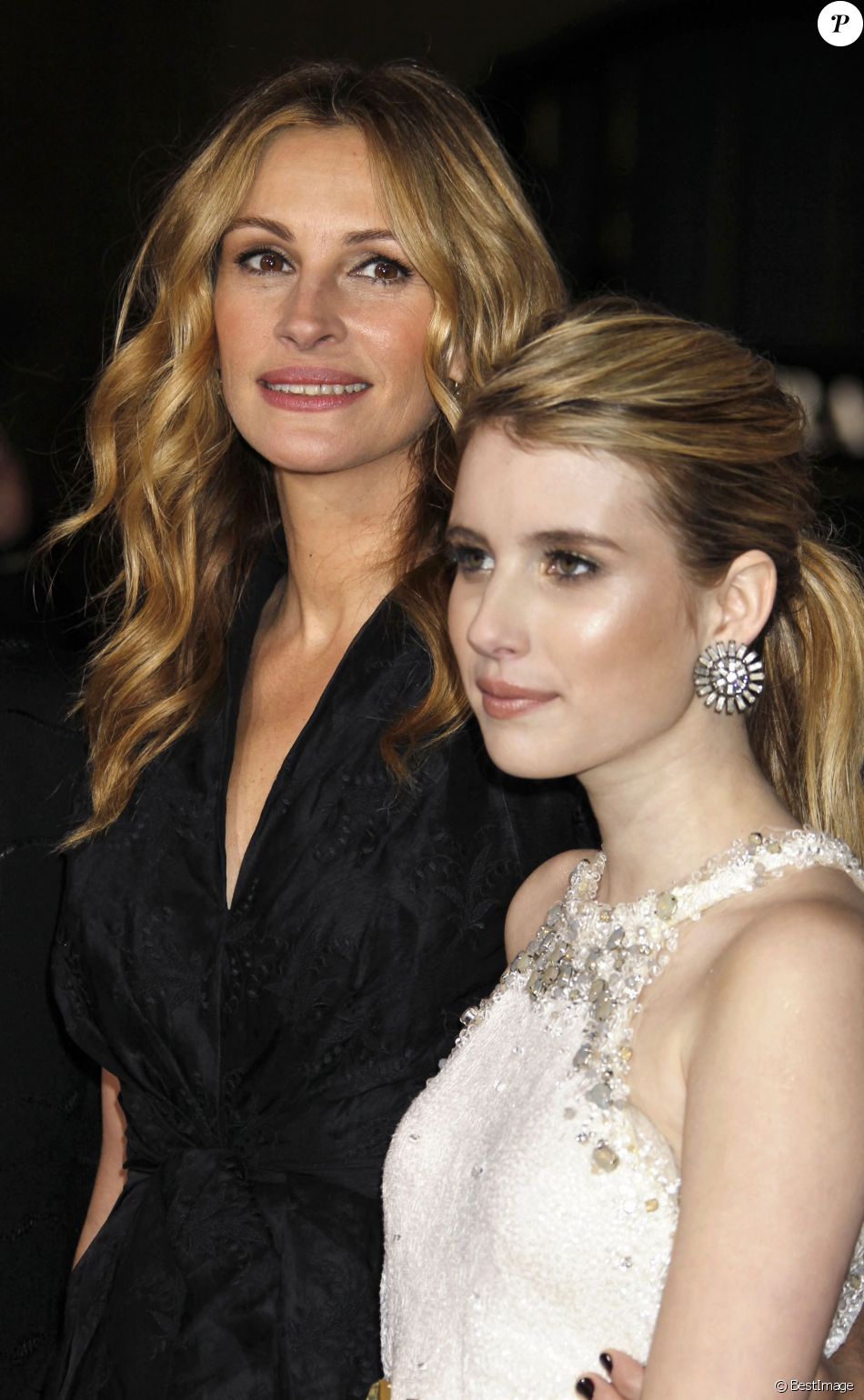 Exclusif Julia Roberts Et Sa Nièce Emma Roberts à Hollywood Le 8 Février 2010 Purepeople